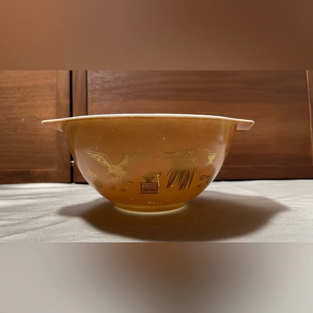 Pyrex Vintage Early American Brown and Gold Mixing Bowl